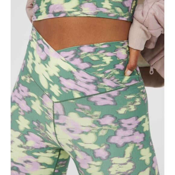 OFFLINE By Aerie Real Me High Waisted Crossover Legging Size‎ M Short NEW - Picture 3 of 9